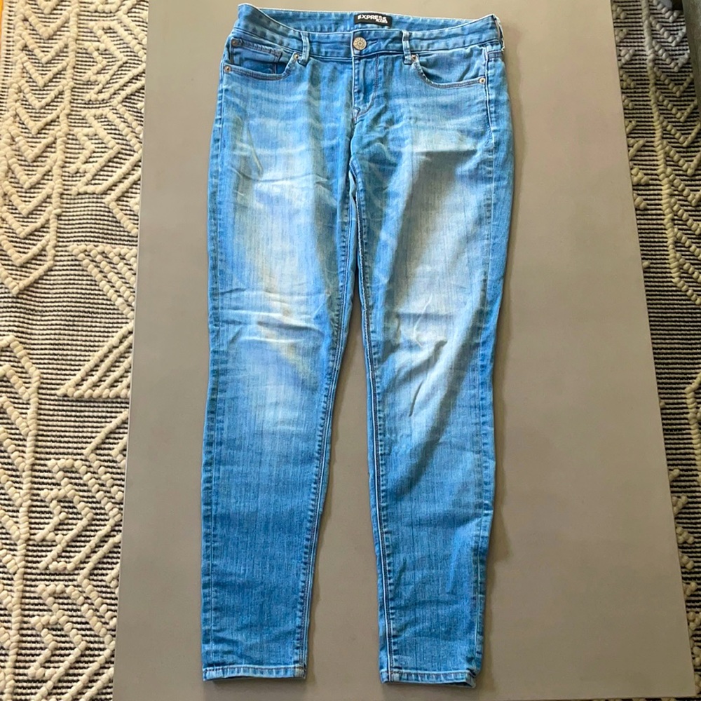 Express Light Wash Jeans. Size 4.